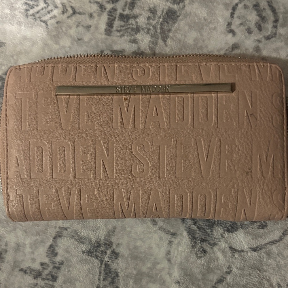 Steve Madden Embossed Beige Wallet